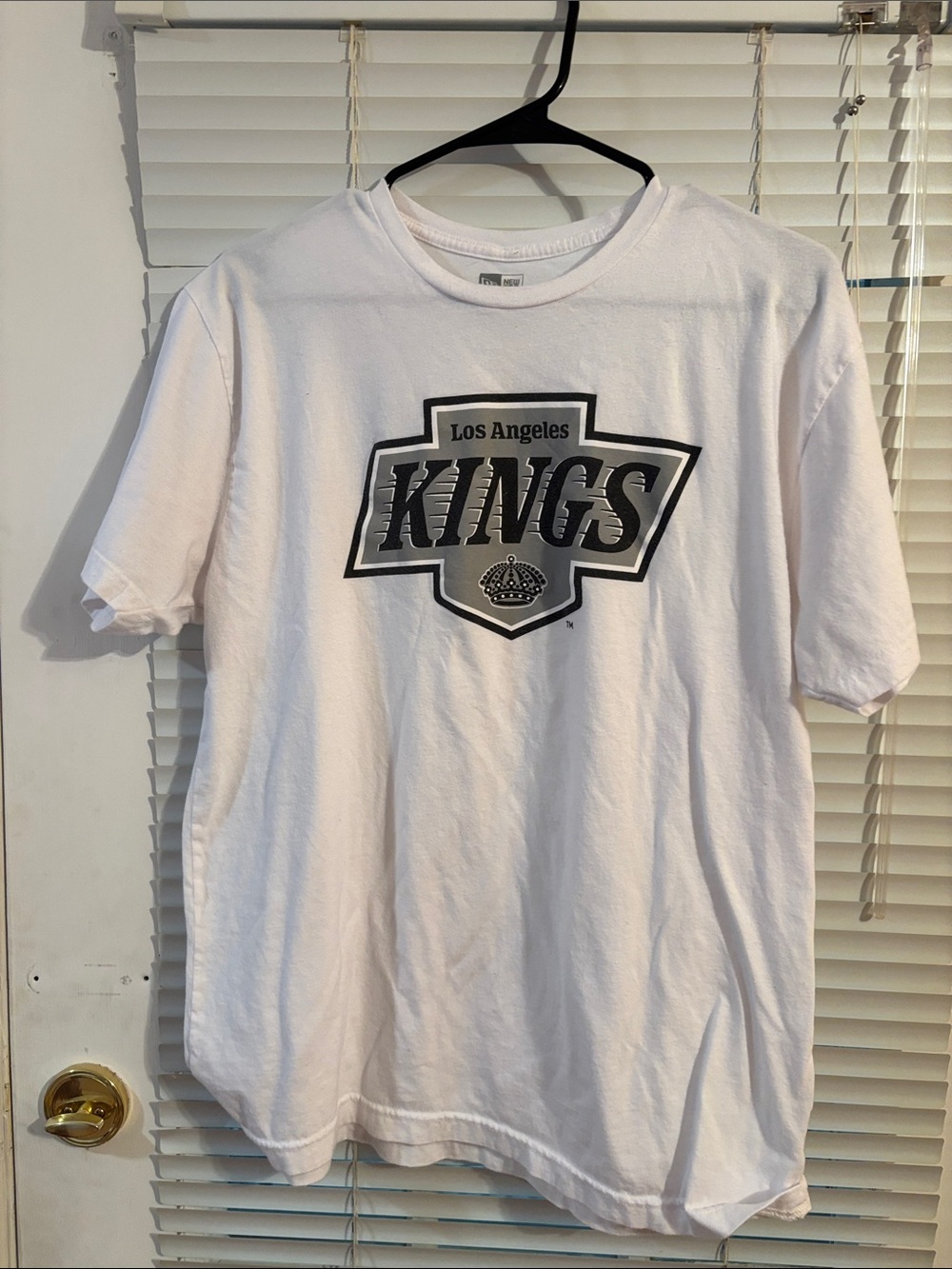 Men's White New Era NHL Hockey Los Angeles Kings Alternate Logo T-Shirt Size L